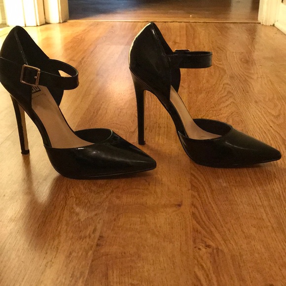 Signature Shoes - Black Patent Leather Ankle Strap Heels